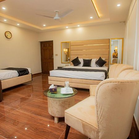 Hotel White Season Gulberg Лахор Экстерьер фото