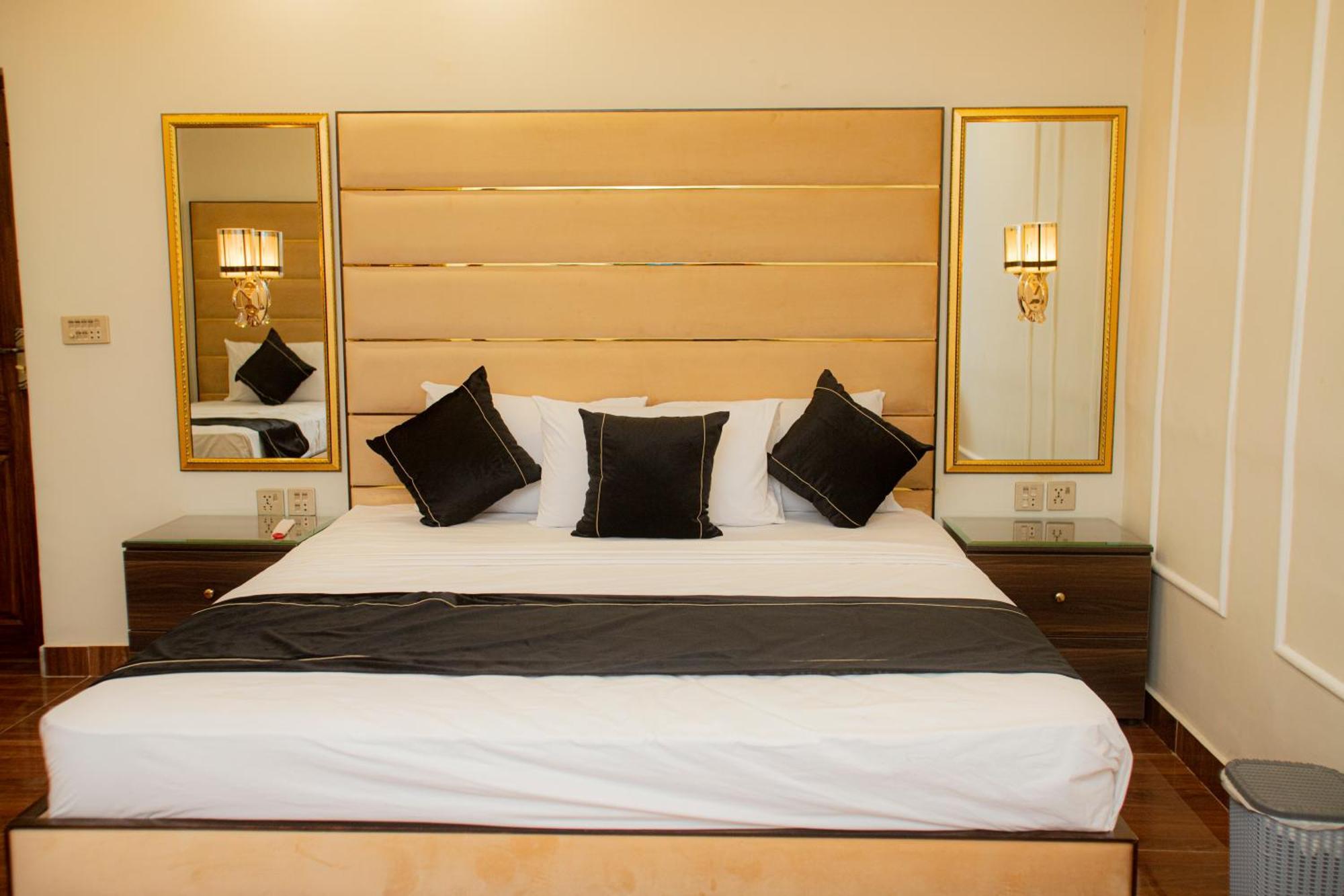 Hotel White Season Gulberg Лахор Экстерьер фото