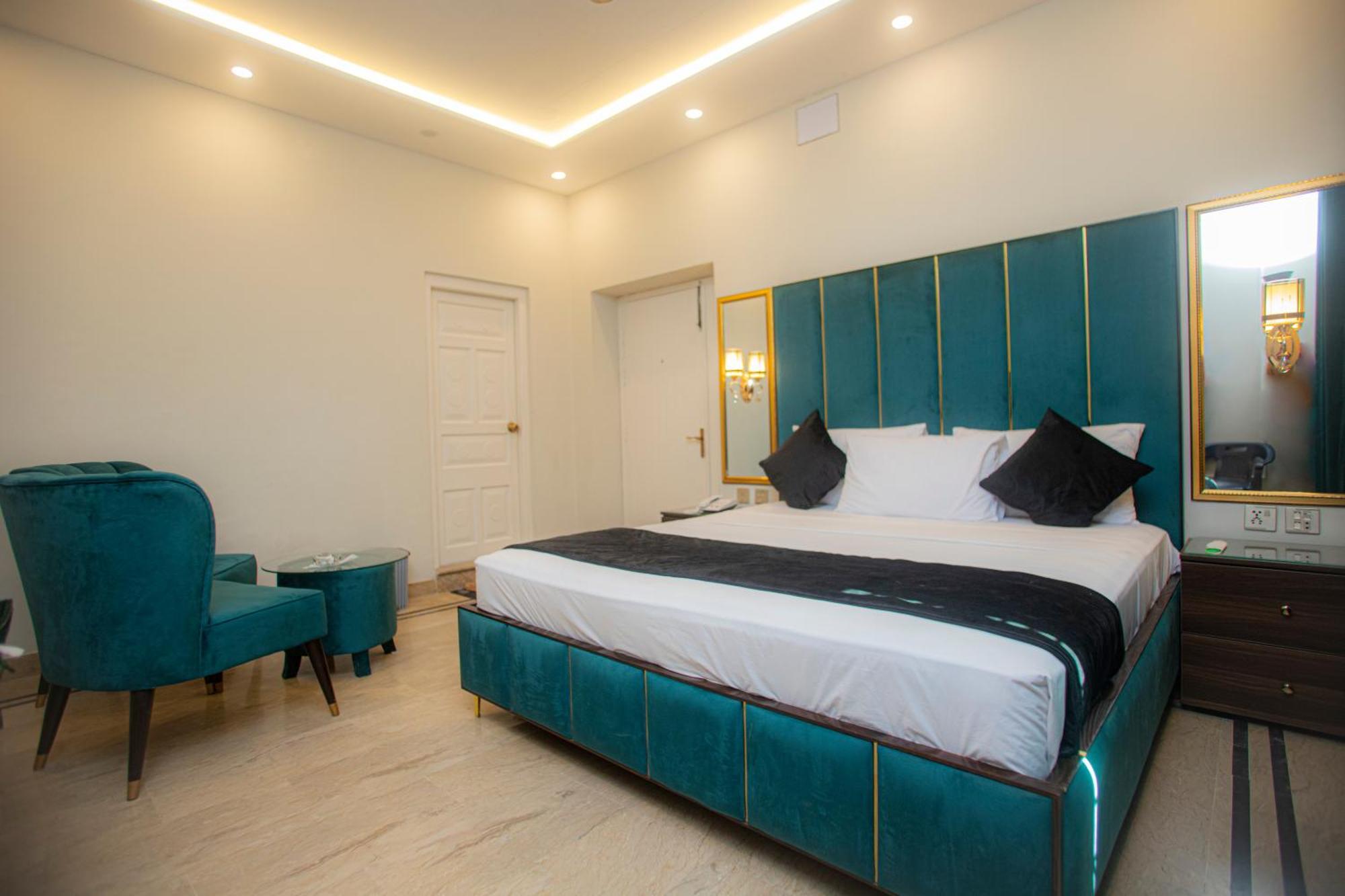 Hotel White Season Gulberg Лахор Экстерьер фото