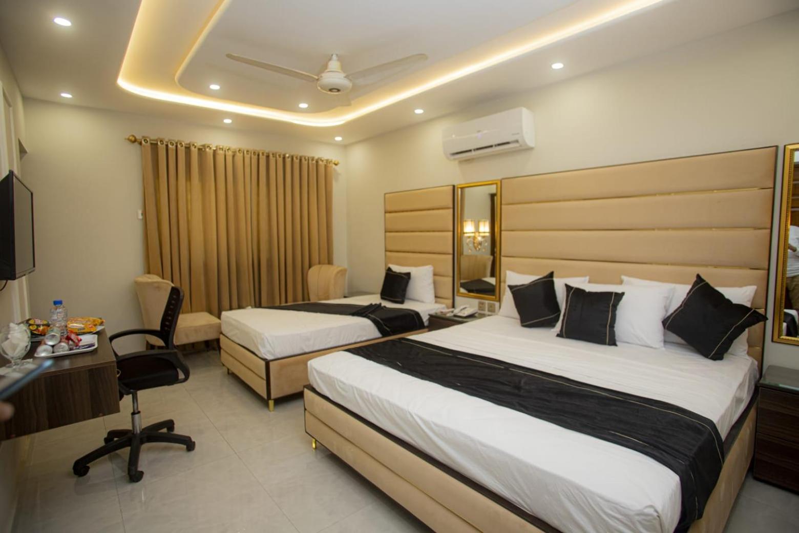 Hotel White Season Gulberg Лахор Экстерьер фото